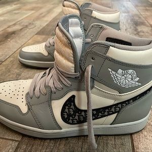 Dior Jordan 1 High top, barley worn 2 times. Size 10m